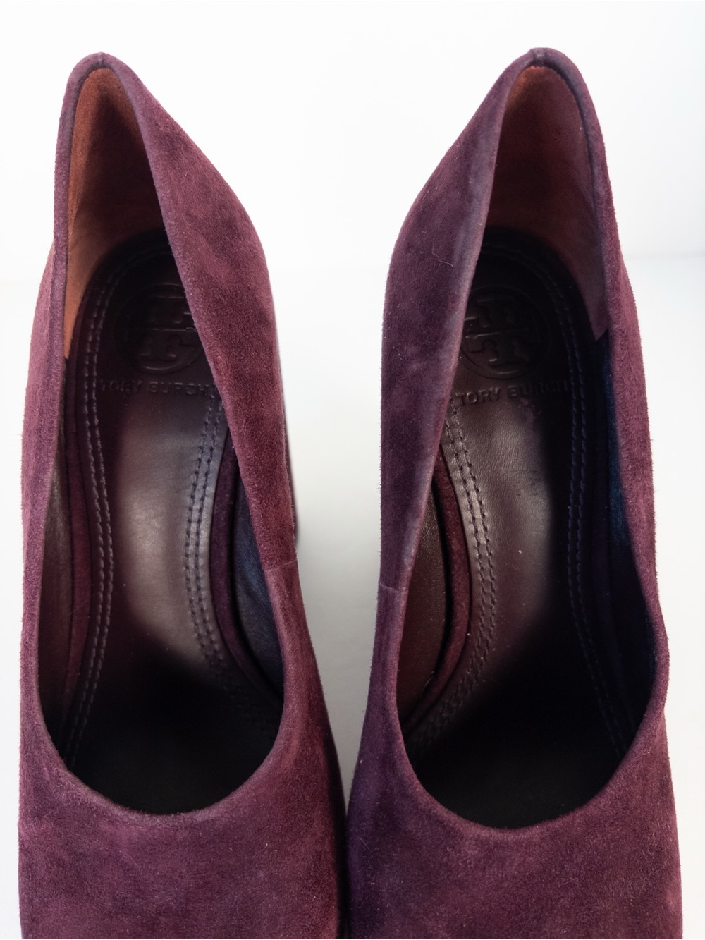Tory Burch Lucia Suede Pumps in Burgundy Fig - Picture 4 of 14
